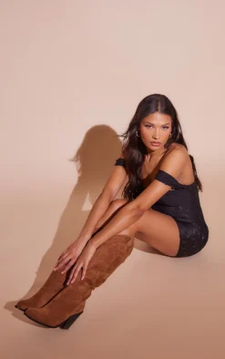 Prettylittlething Brown Faux Suede Stitch Detail Pull On Western Knee Heeled Boots Brown -Pretty Soles Shop 45f1b684b84a3d9e4b1ebba57c42cb2b616632c2 cnc7985 2