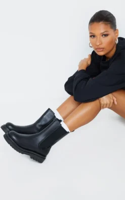 Prettylittlething Black PU Calf High Vamp Chelsea Boots Black