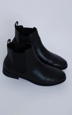 Prettylittlething Black Wide Fit Matte Pu Round Toe Basic Chelsea Boots Black -Pretty Soles Shop 9c9659c3e526c8668d5d1af19f23050ed886b819 cmz7740 4