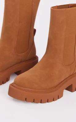 Prettylittlething Taupe Wide Fit Faux Suede Chunky Sole Chelsea Ankle Boots Taupe -Pretty Soles Shop bffc2f35c69ebba0bcb60eeeaa99aad8557f8e17 cnf5432 4