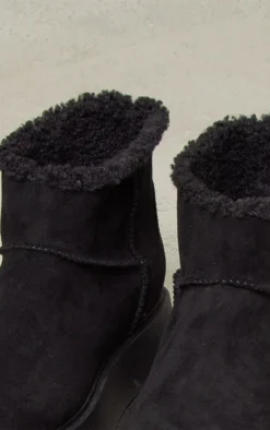 Prettylittlething Black Faux Suede Round Toe Thick Flat Sole Ankle Boots Black -Pretty Soles Shop cadb0b871f58606a5f305cc9b2cd3c9629b2d3ee cmz0733 4