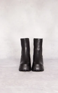 Prettylittlething Black PU Round Toe Platform Block Heel Chelsea Boots Black 6 Prettylittlething Black PU Round Toe Platform Block Heel Chelsea Boots Black -Pretty Soles Shop cea188dbbdd7a7c95b7680ec6794b7468d31161b cng9976 3