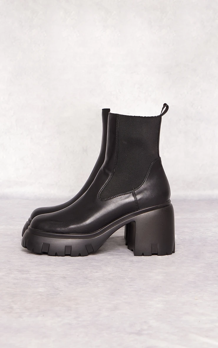 Prettylittlething Black PU Round Toe Platform Block Heel Chelsea Boots Black 4 Prettylittlething Black PU Round Toe Platform Block Heel Chelsea Boots Black - Image 4