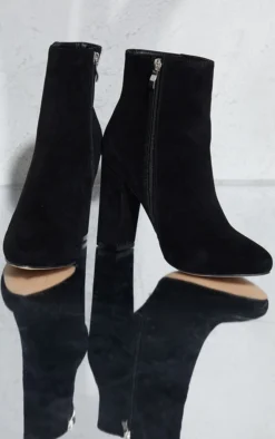 Prettylittlething Black Behati Faux Suede Wide Fit Ankle Boots Black -Pretty Soles Shop f383c5af4171fcb38dd654713b9bc21d2d479ab2 CNG5914 4